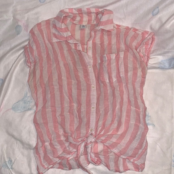 Pink and white old navy t shirt button down blouse with tie at bottom - Picture 1 of 3